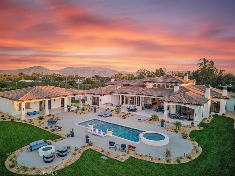 277 Crestview Avenue Camarillo, CA 93010