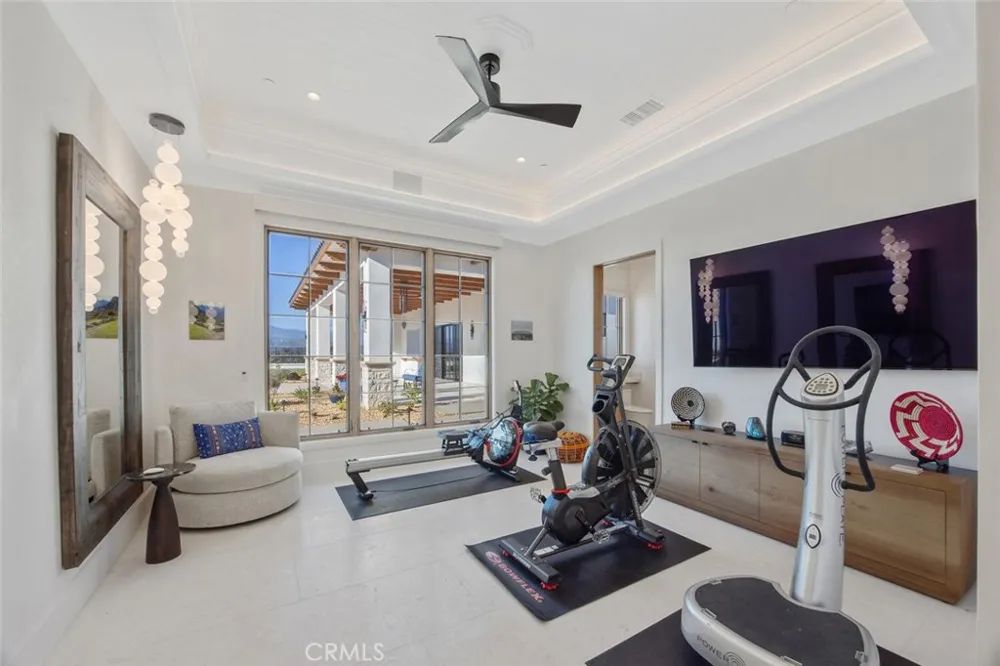 277 Crestview Avenue Camarillo, CA 93010