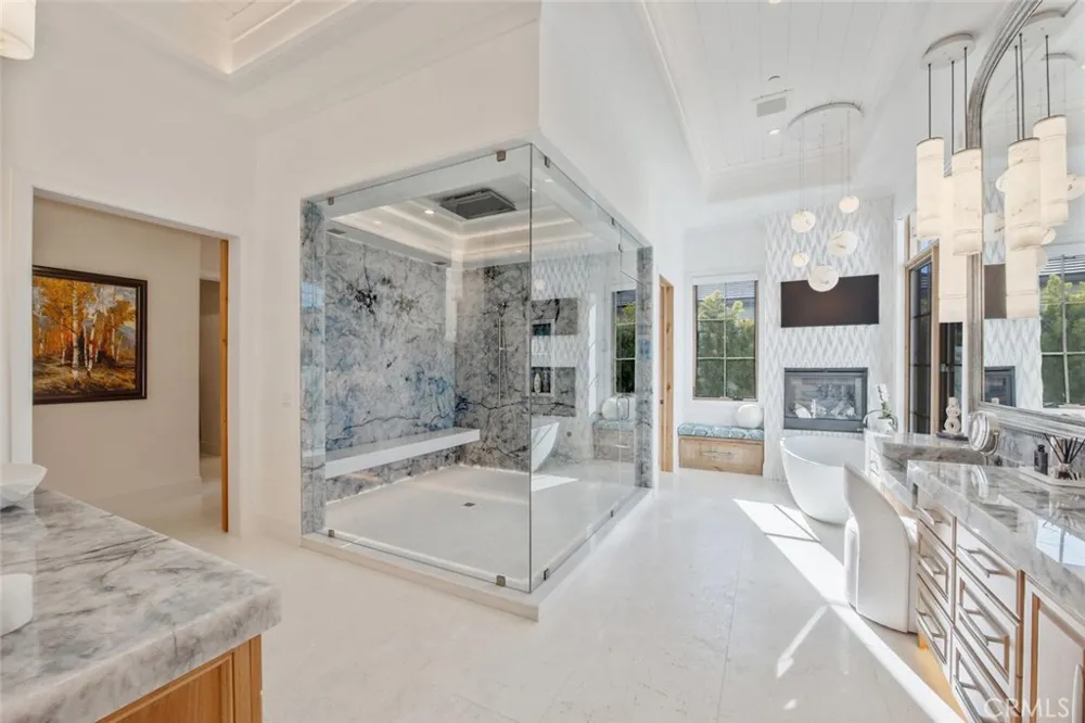 277 Crestview Avenue Camarillo, CA 93010