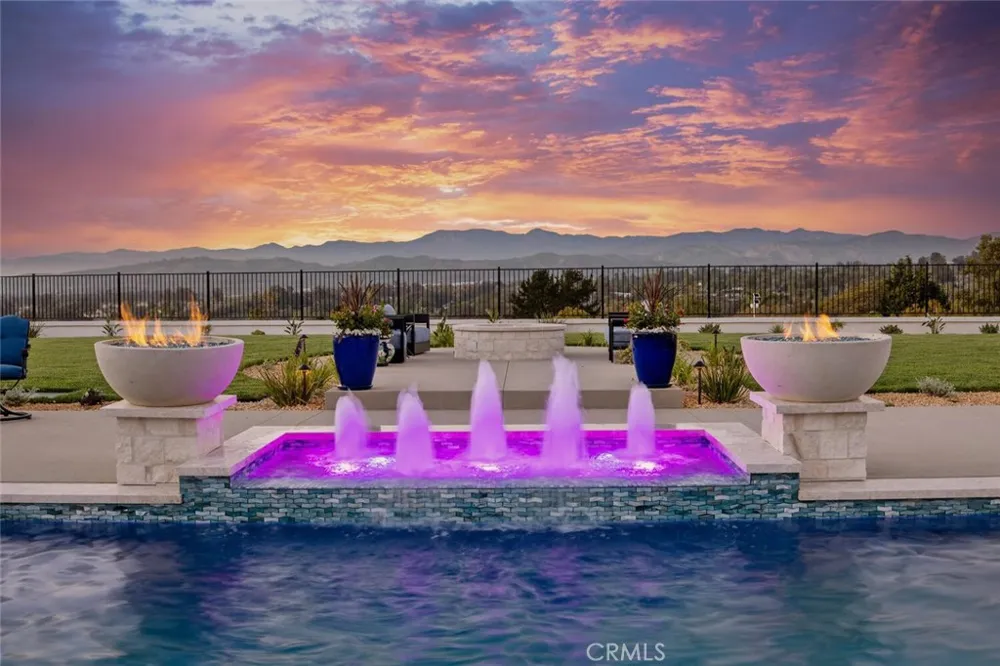 277 Crestview Avenue Camarillo, CA 93010