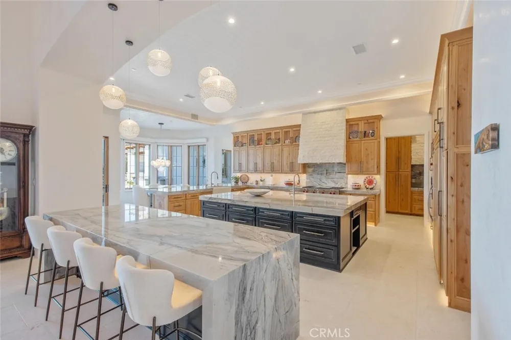 277 Crestview Avenue Camarillo, CA 93010