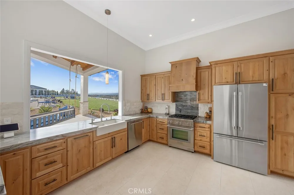 277 Crestview Avenue Camarillo, CA 93010