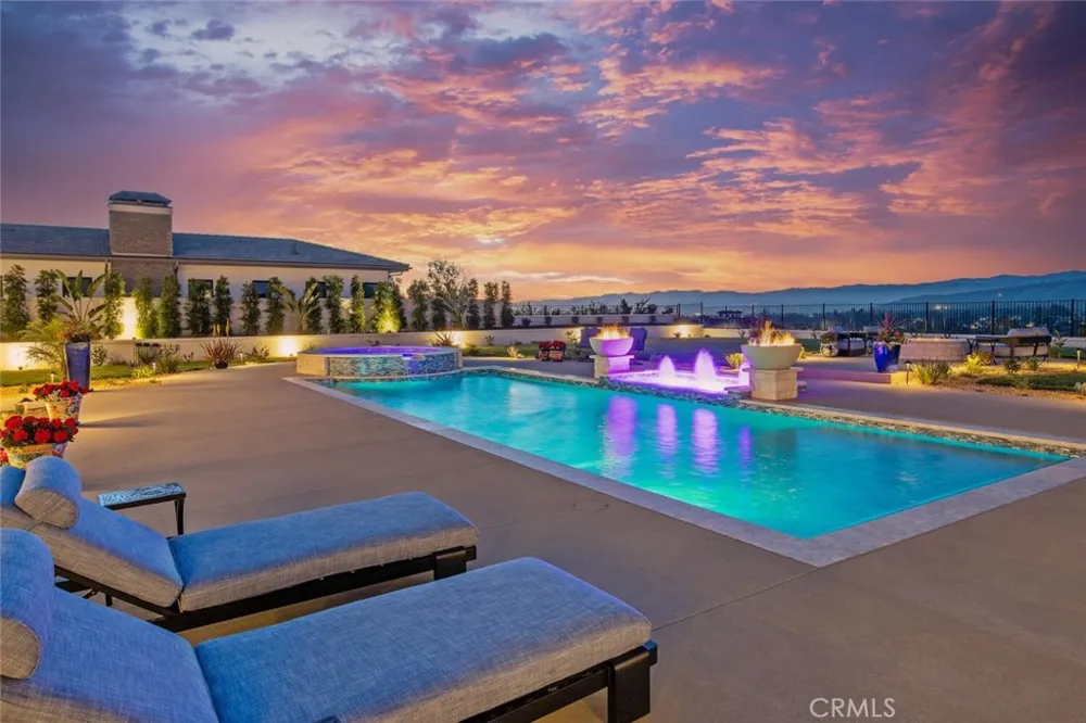 277 Crestview Avenue Camarillo, CA 93010