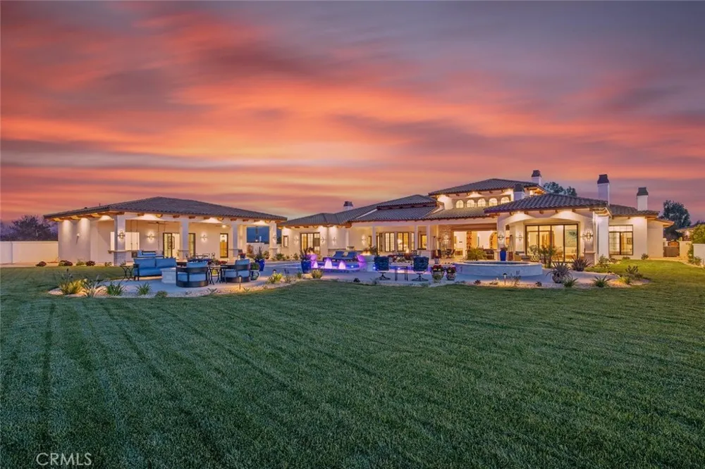 277 Crestview Avenue Camarillo, CA 93010