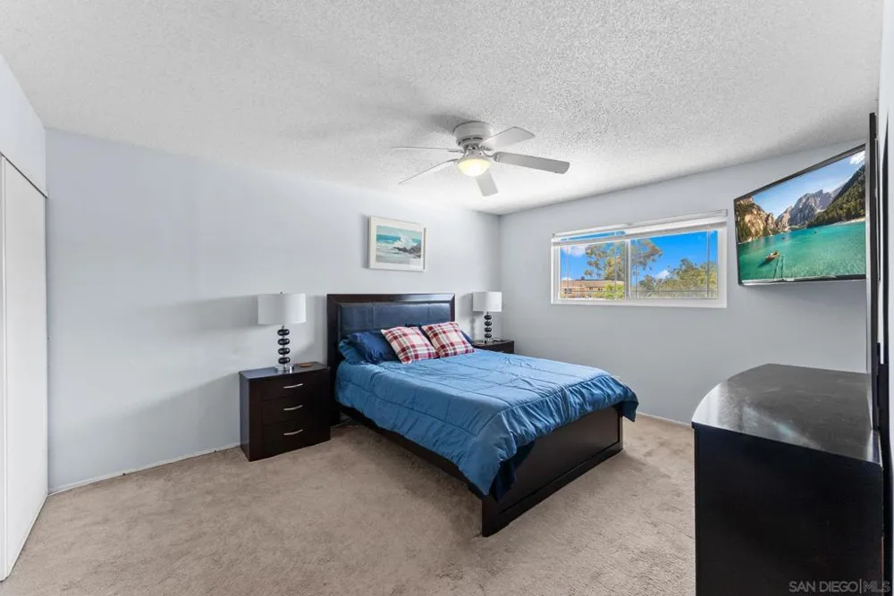 2787 Thunder Dr Oceanside, CA 92056