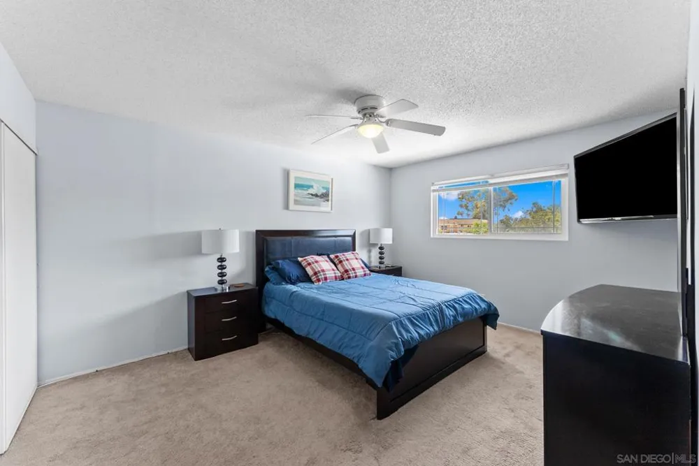 2787 Thunder Dr Oceanside, CA 92056