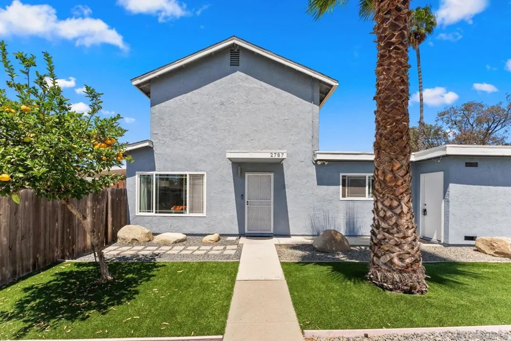 2787 Thunder Dr Oceanside, CA 92056