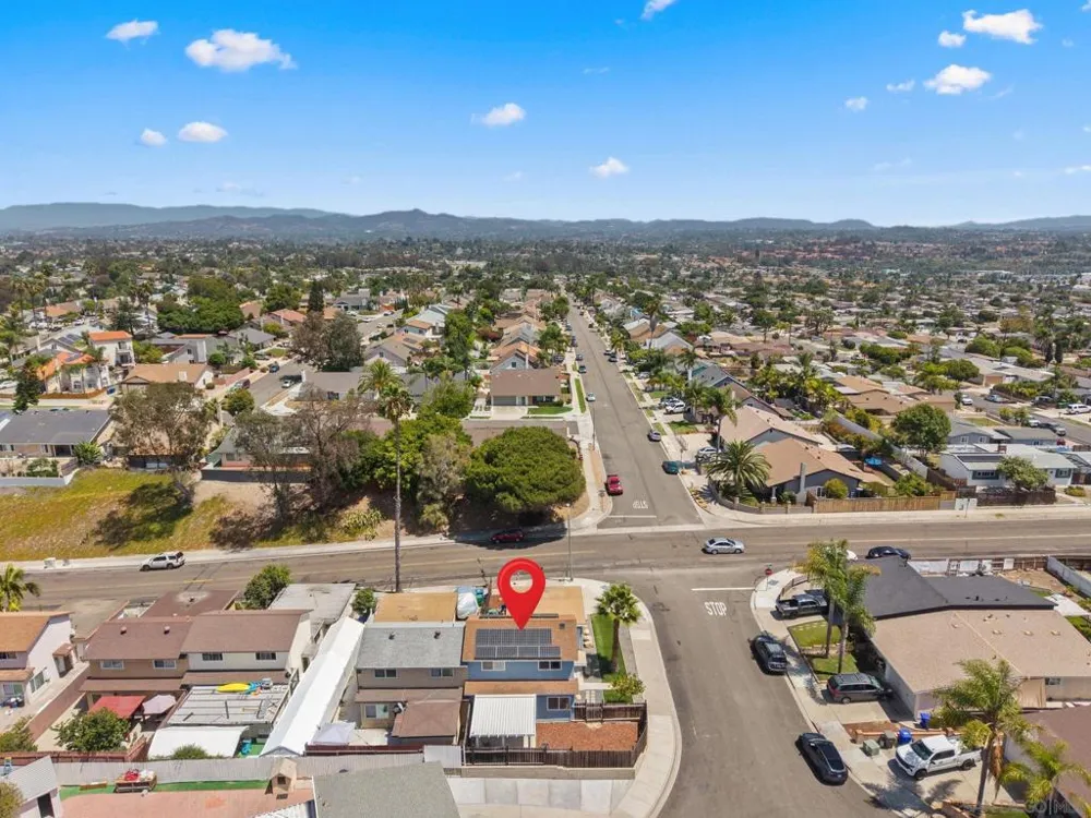 2787 Thunder Dr Oceanside, CA 92056