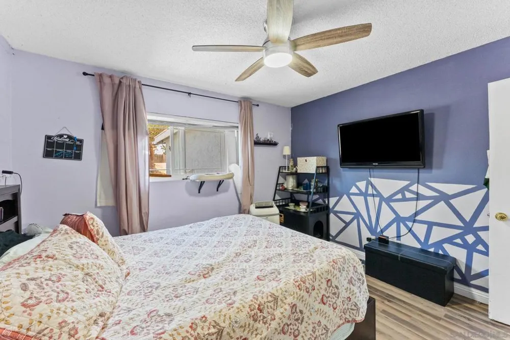 2787 Thunder Dr Oceanside, CA 92056