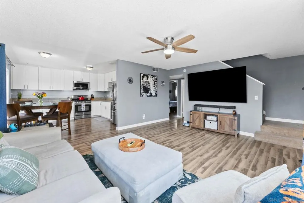 2787 Thunder Dr Oceanside, CA 92056