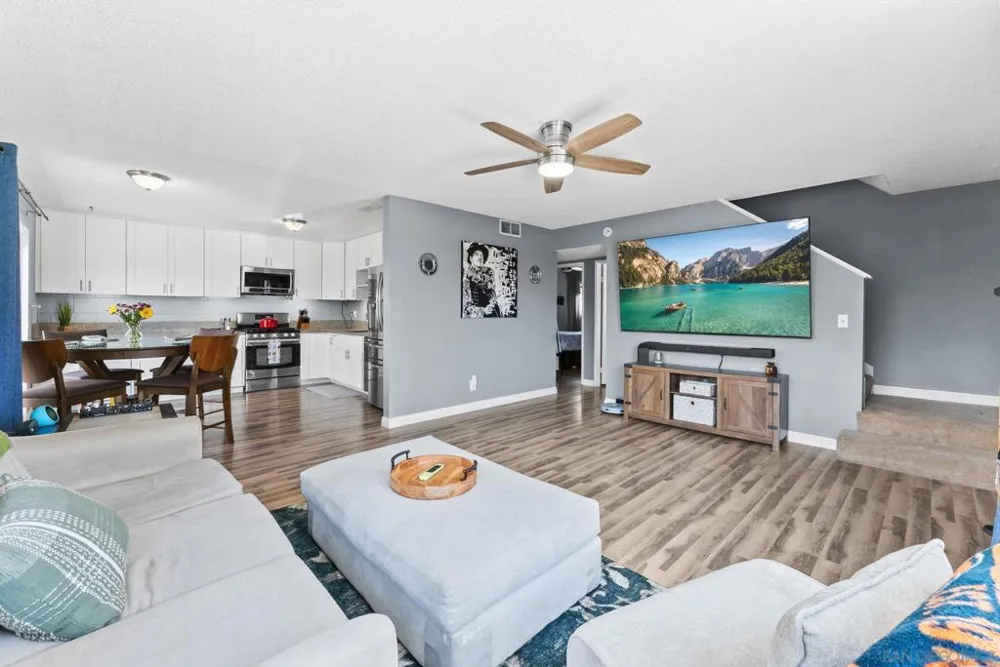 2787 Thunder Dr Oceanside, CA 92056