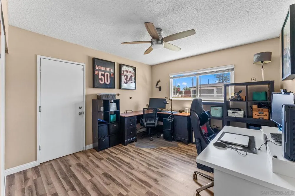 2787 Thunder Dr Oceanside, CA 92056