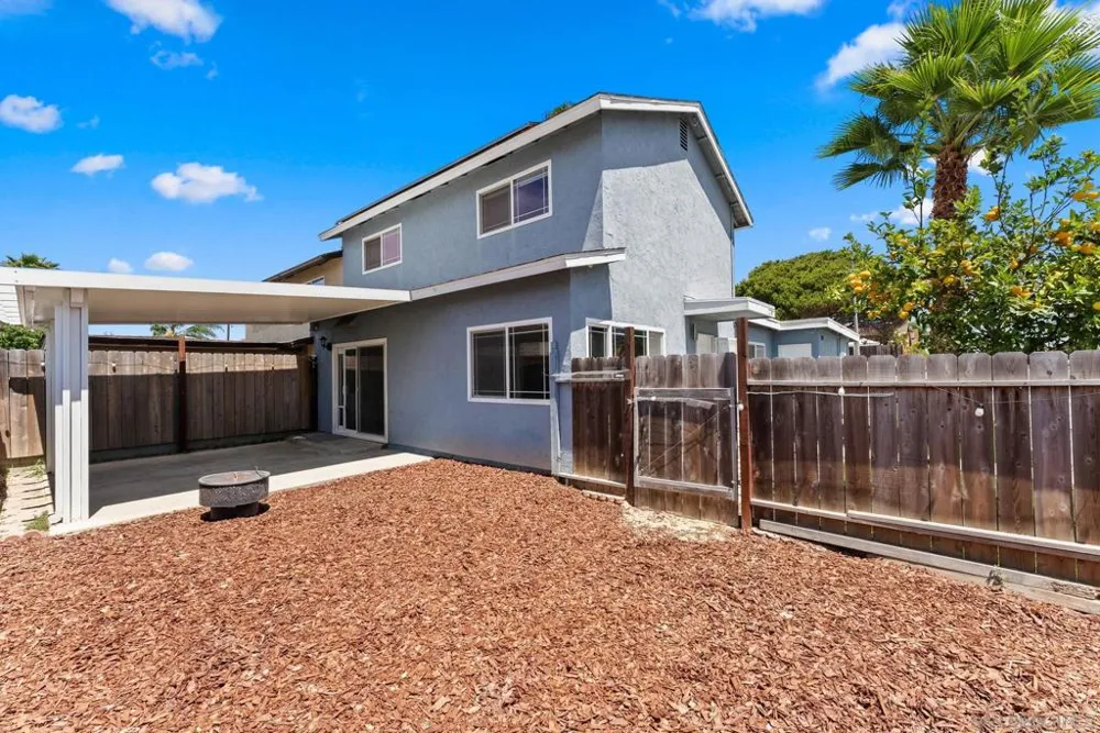 2787 Thunder Dr Oceanside, CA 92056