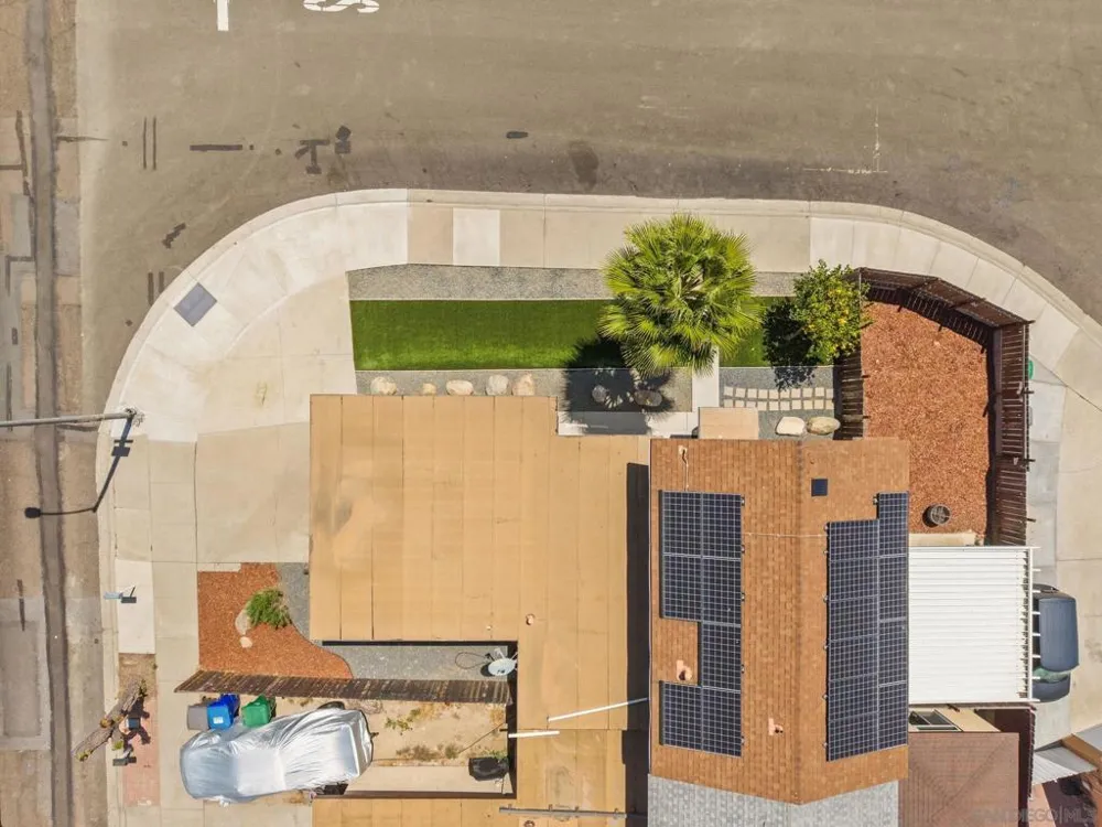 2787 Thunder Dr Oceanside, CA 92056