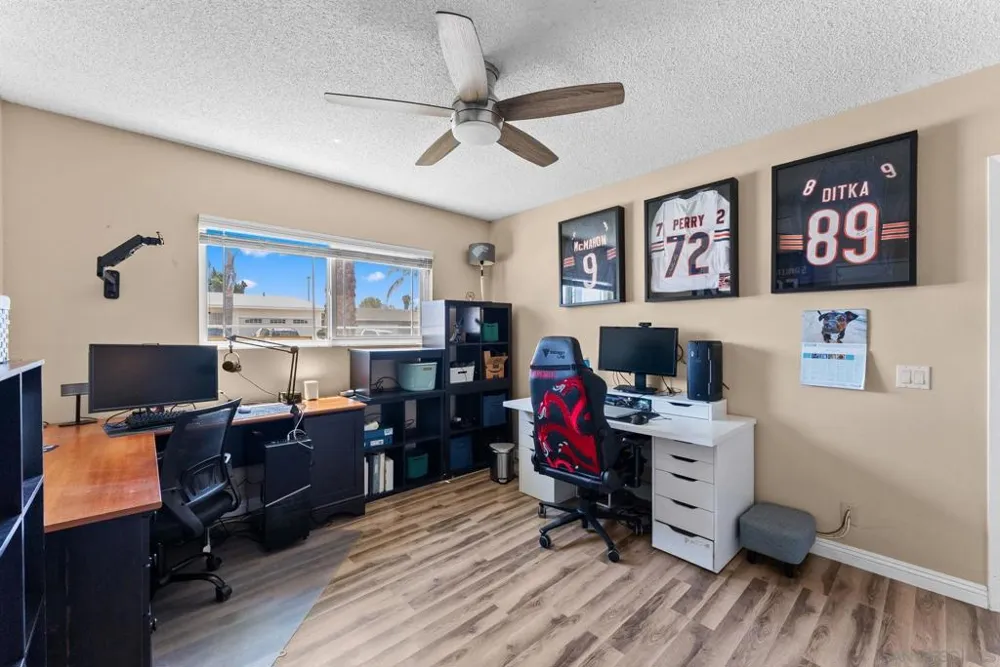 2787 Thunder Dr Oceanside, CA 92056