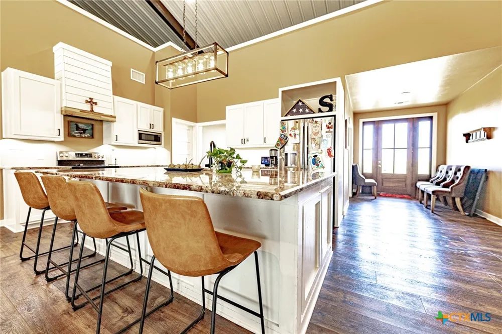 487 County Road 301 Shiner, TX 77984