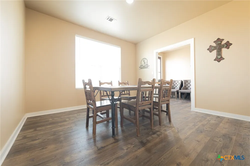 487 County Road 301 Shiner, TX 77984