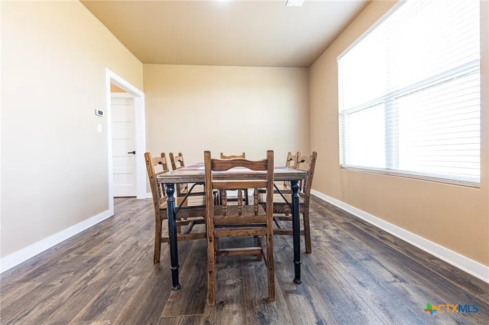 487 County Road 301 Shiner, TX 77984