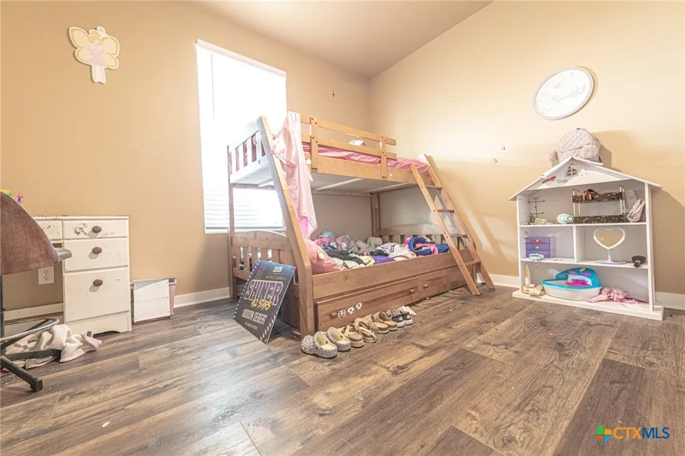 487 County Road 301 Shiner, TX 77984