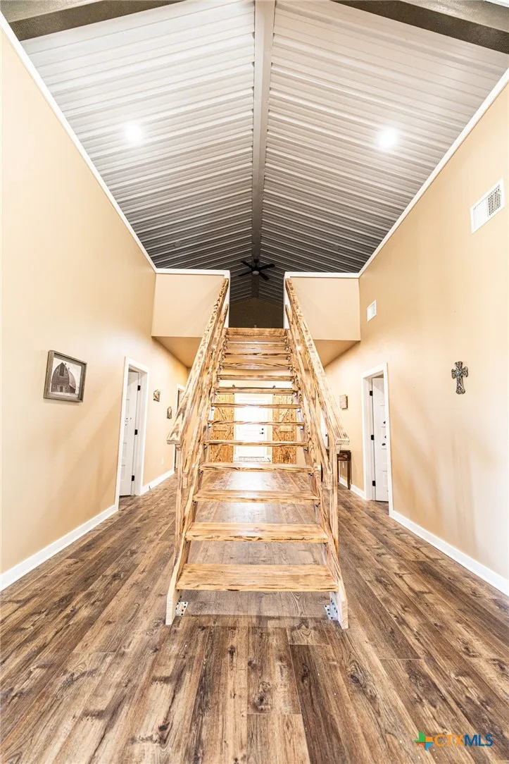 487 County Road 301 Shiner, TX 77984