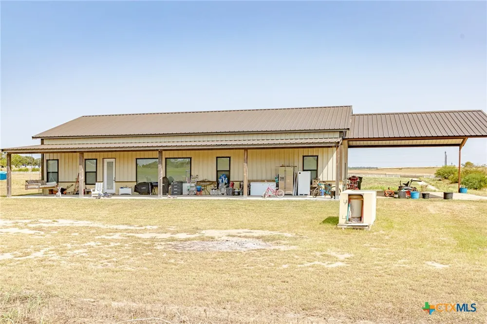 487 County Road 301 Shiner, TX 77984
