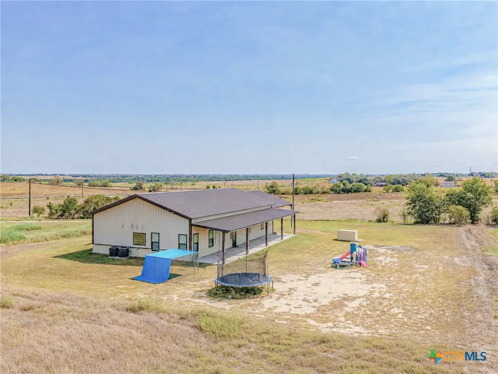 487 County Road 301 Shiner, TX 77984