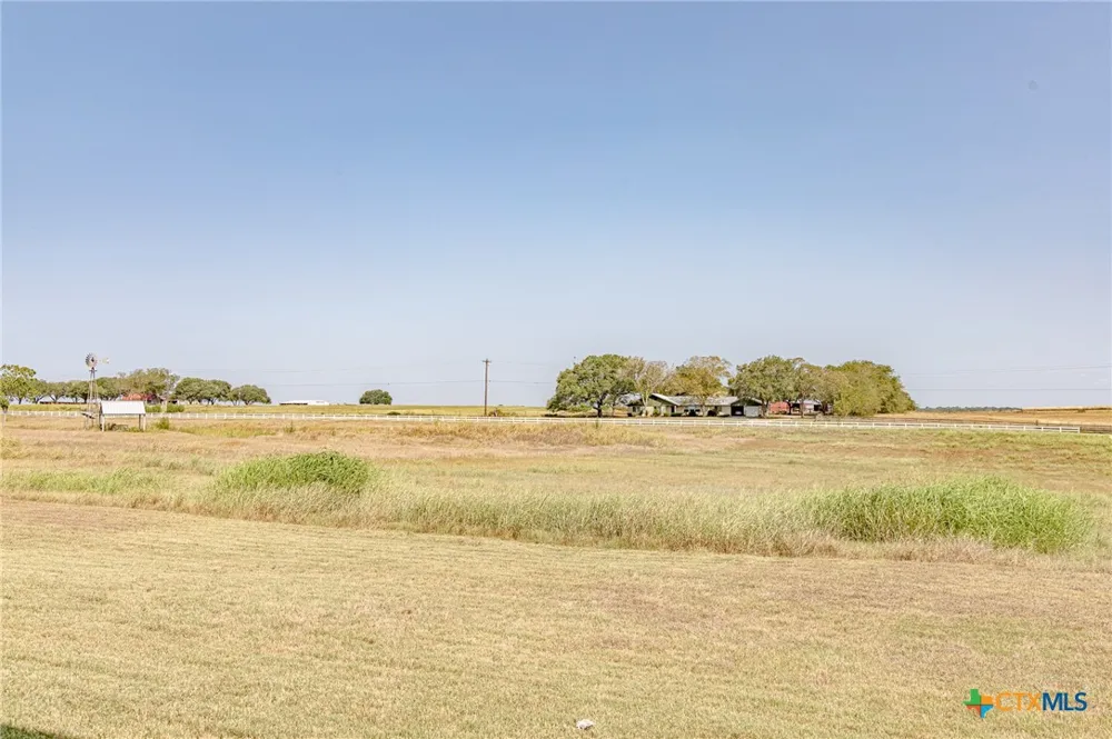 487 County Road 301 Shiner, TX 77984