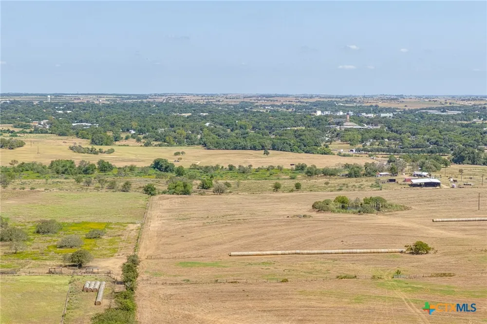 487 County Road 301 Shiner, TX 77984