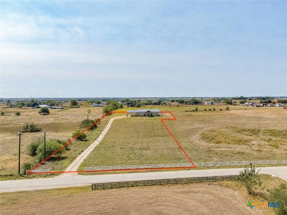 487 County Road 301 Shiner, TX 77984