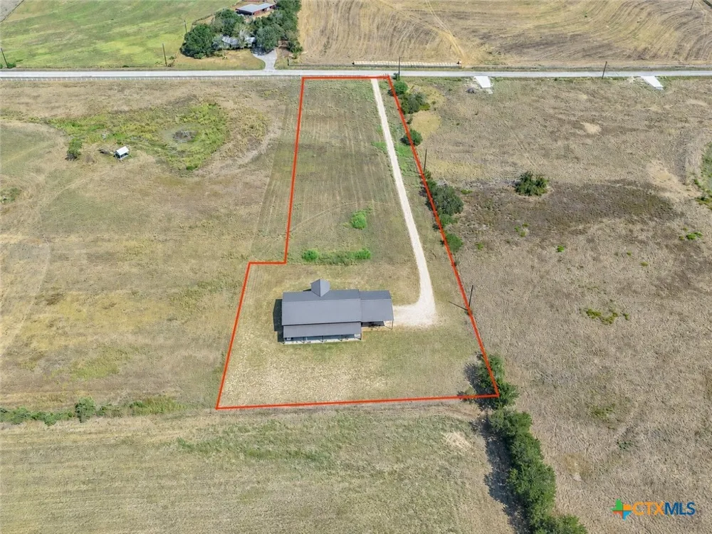487 County Road 301 Shiner, TX 77984