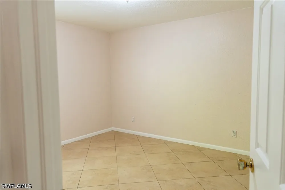 Bayshore Drive #I-4 Naples, FL 34112