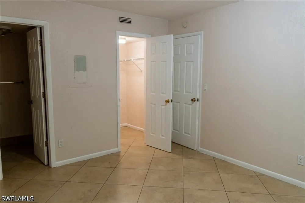 Bayshore Drive #I-4 Naples, FL 34112