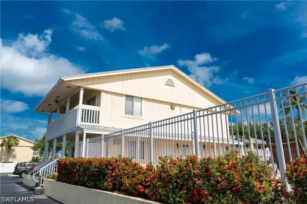 Bayshore Drive #I-4 Naples, FL 34112