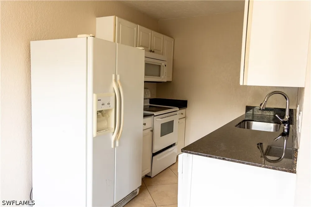 Bayshore Drive #I-4 Naples, FL 34112