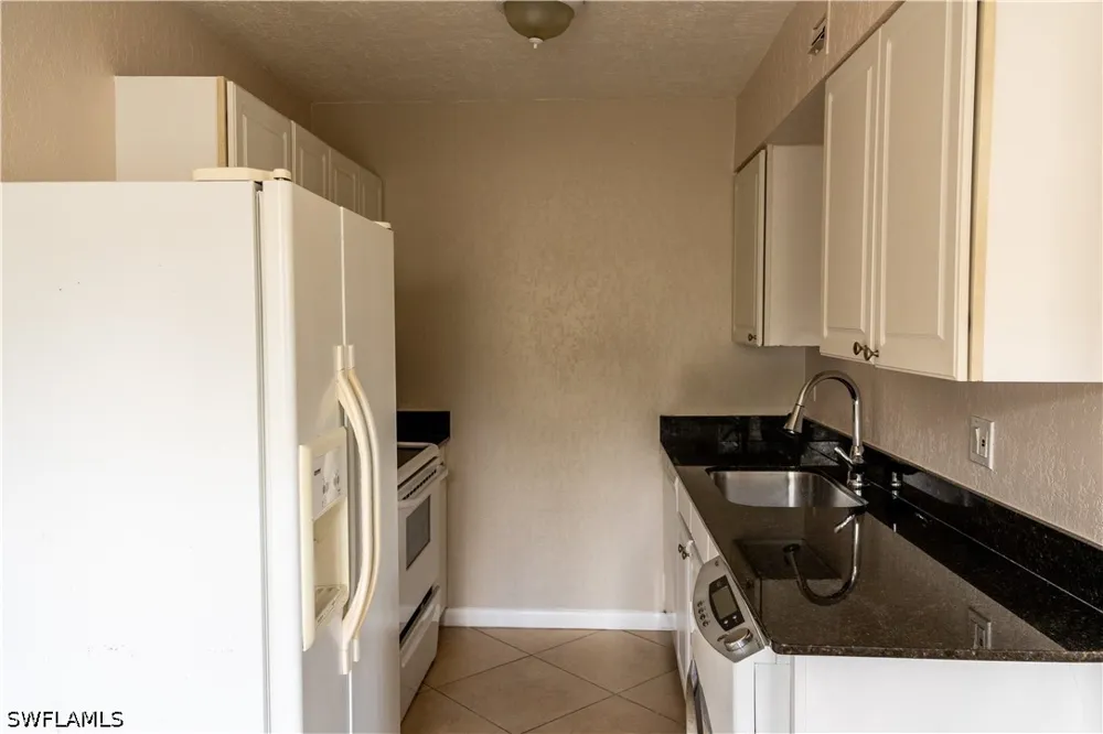 Bayshore Drive #I-4 Naples, FL 34112
