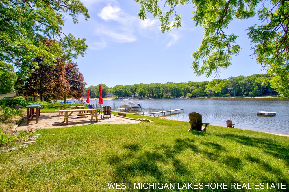 3260 Lorrimar Lane Saugatuck, MI 49453