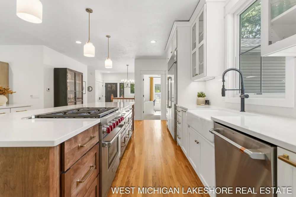 3260 Lorrimar Lane Saugatuck, MI 49453