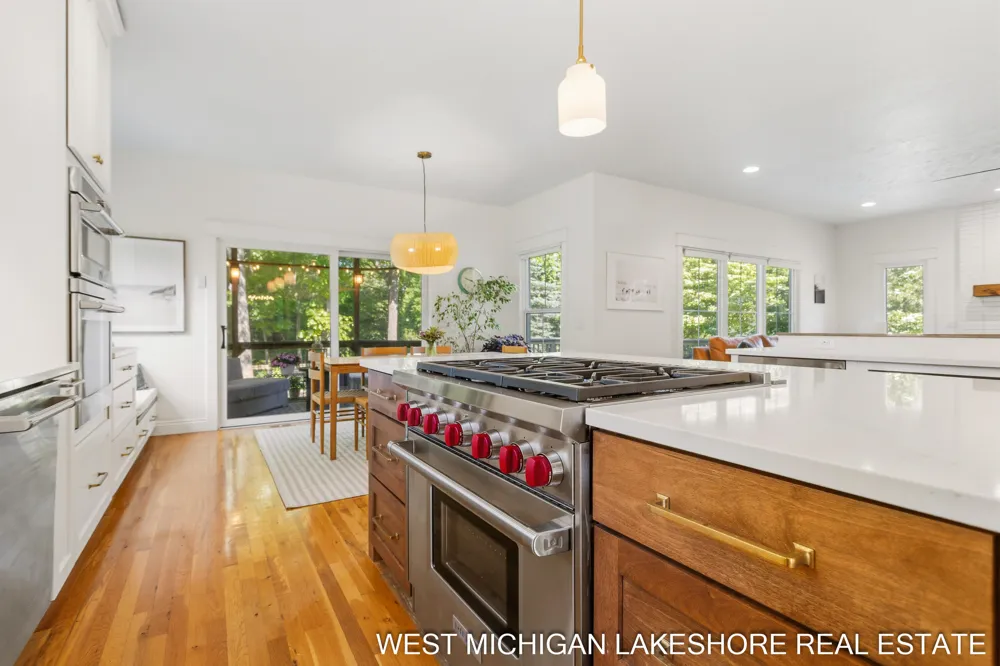 3260 Lorrimar Lane Saugatuck, MI 49453