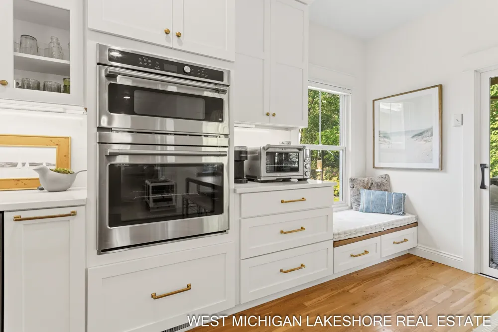 3260 Lorrimar Lane Saugatuck, MI 49453