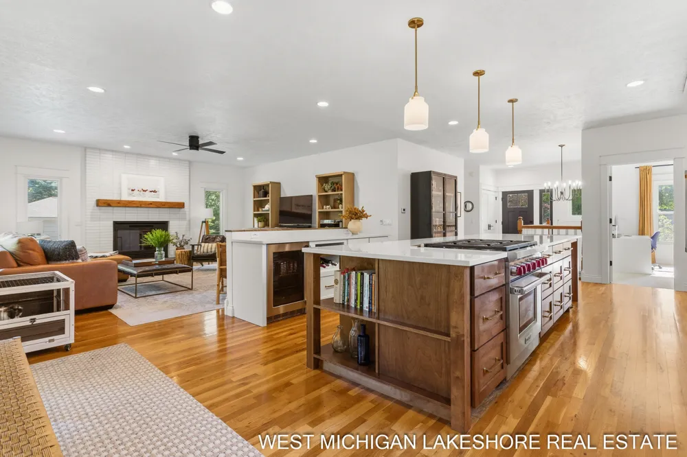 3260 Lorrimar Lane Saugatuck, MI 49453