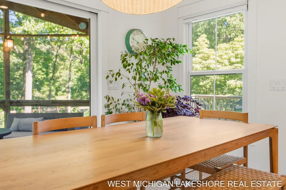 3260 Lorrimar Lane Saugatuck, MI 49453