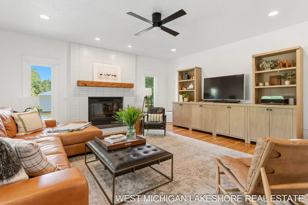 3260 Lorrimar Lane Saugatuck, MI 49453