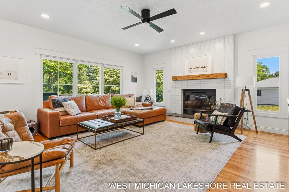 3260 Lorrimar Lane Saugatuck, MI 49453