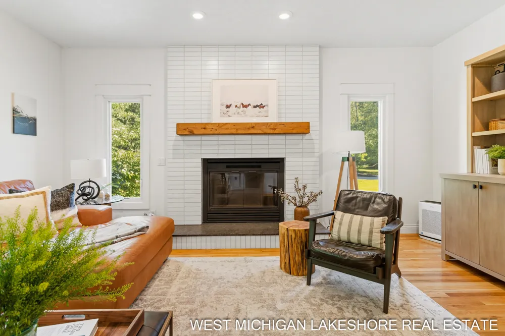 3260 Lorrimar Lane Saugatuck, MI 49453