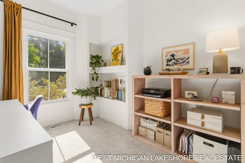 3260 Lorrimar Lane Saugatuck, MI 49453