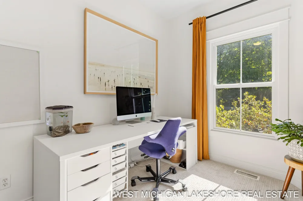 3260 Lorrimar Lane Saugatuck, MI 49453