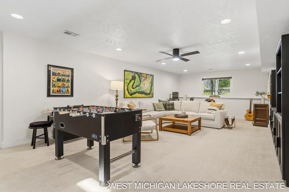 3260 Lorrimar Lane Saugatuck, MI 49453