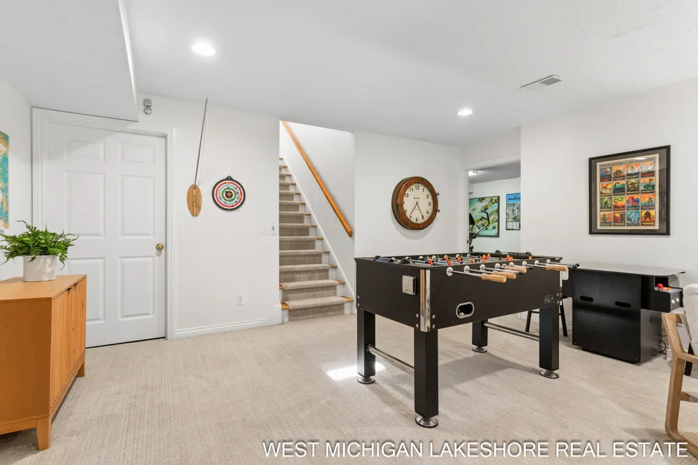 3260 Lorrimar Lane Saugatuck, MI 49453