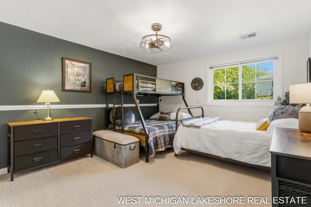 3260 Lorrimar Lane Saugatuck, MI 49453