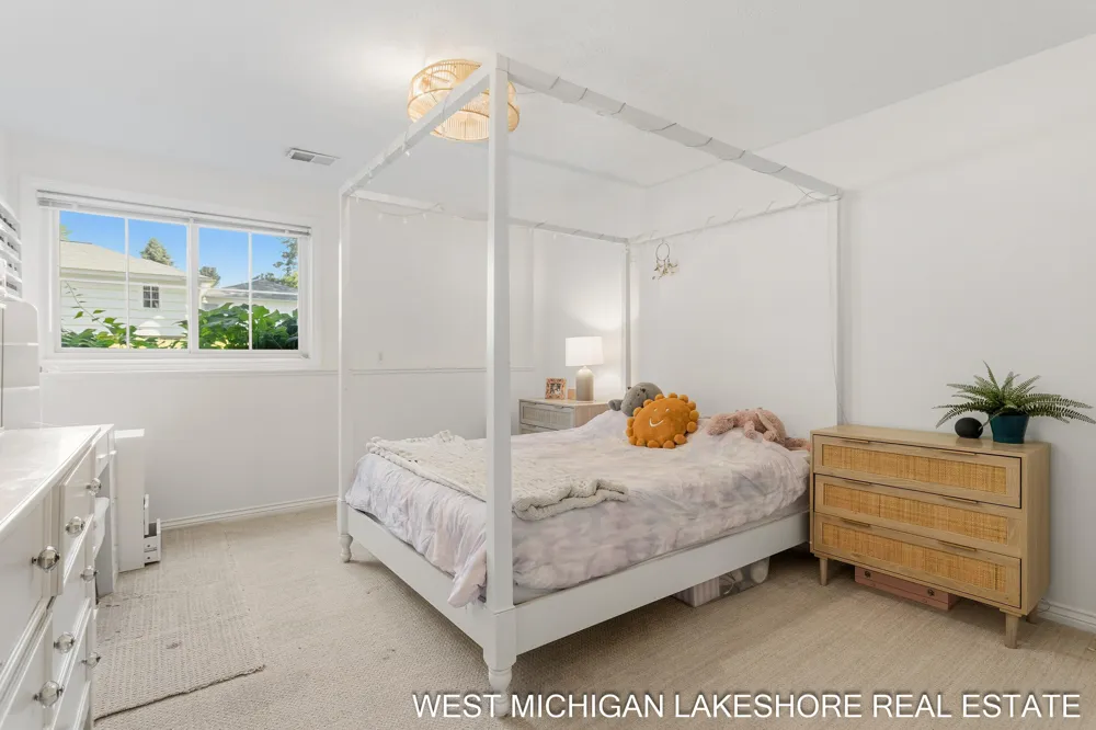 3260 Lorrimar Lane Saugatuck, MI 49453